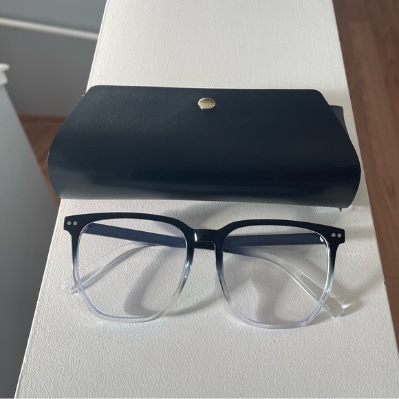 New “blue light”(rounded square)glasses with case for women.Color-black/white🤍 - Picture 2 of 13